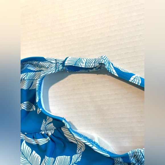 Seekers Australia One Piece Tropical Leaves Blue White Swimsuit Women’s 6‎ NWOT - Picture 10 of 10